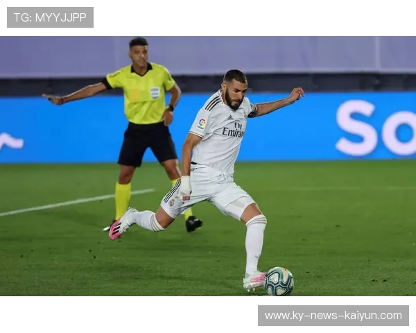 西甲皇马门前把握机会,前锋再现致命一击